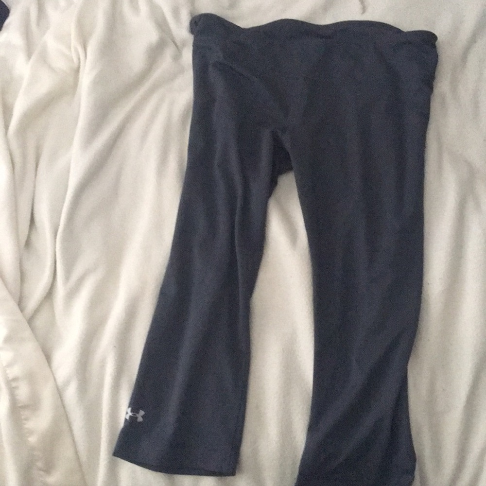 Under armour grey cropped leggings